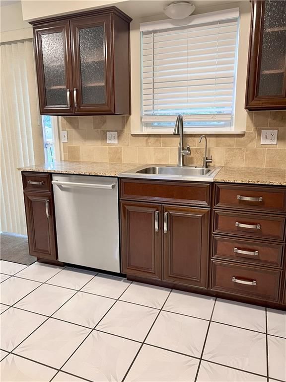 5810 NE 43rd Terrace — photo 14