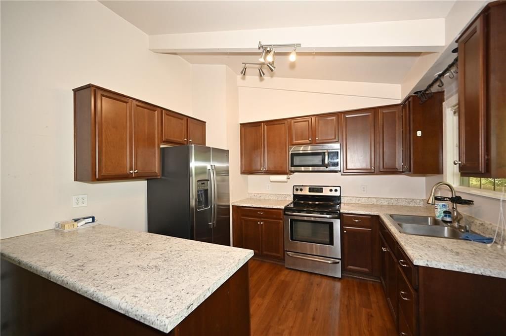 7032 N Coronado Street — photo 10