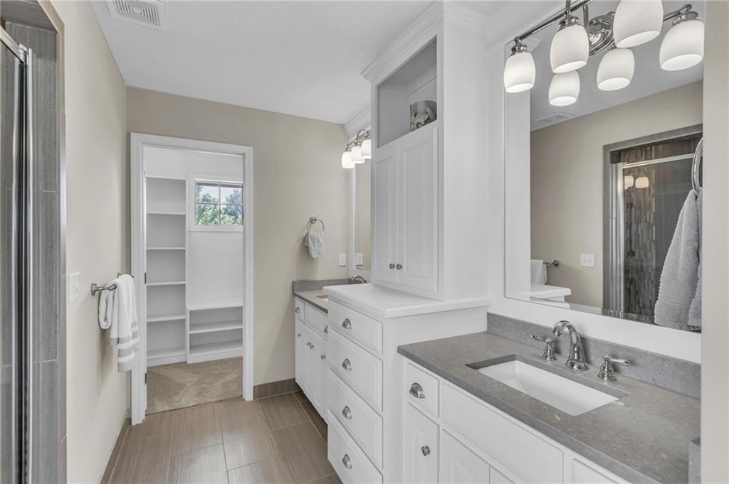 Photo 33 of 59 - 25203 W 97th Terrace