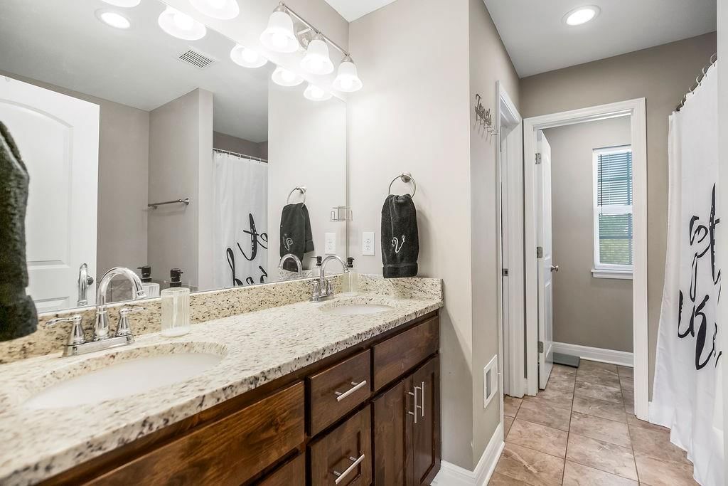 11215 Kimball Avenue — photo 13