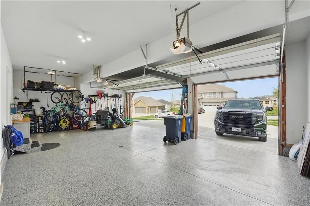 8213 NW 89th Street — photo 36