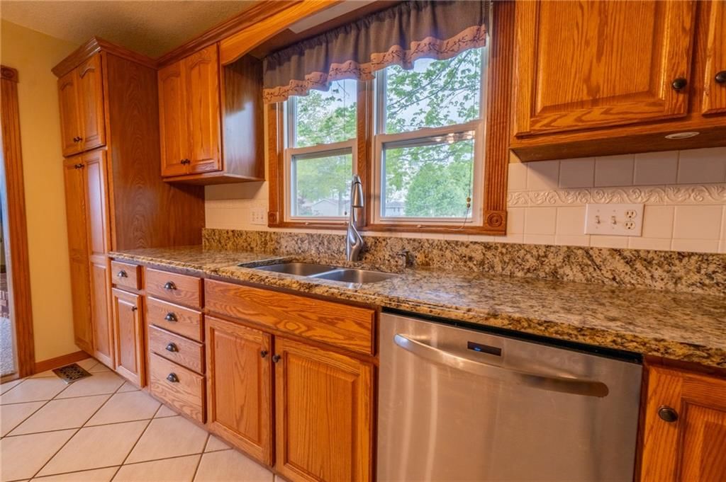 709 W Ogden Street — photo 14