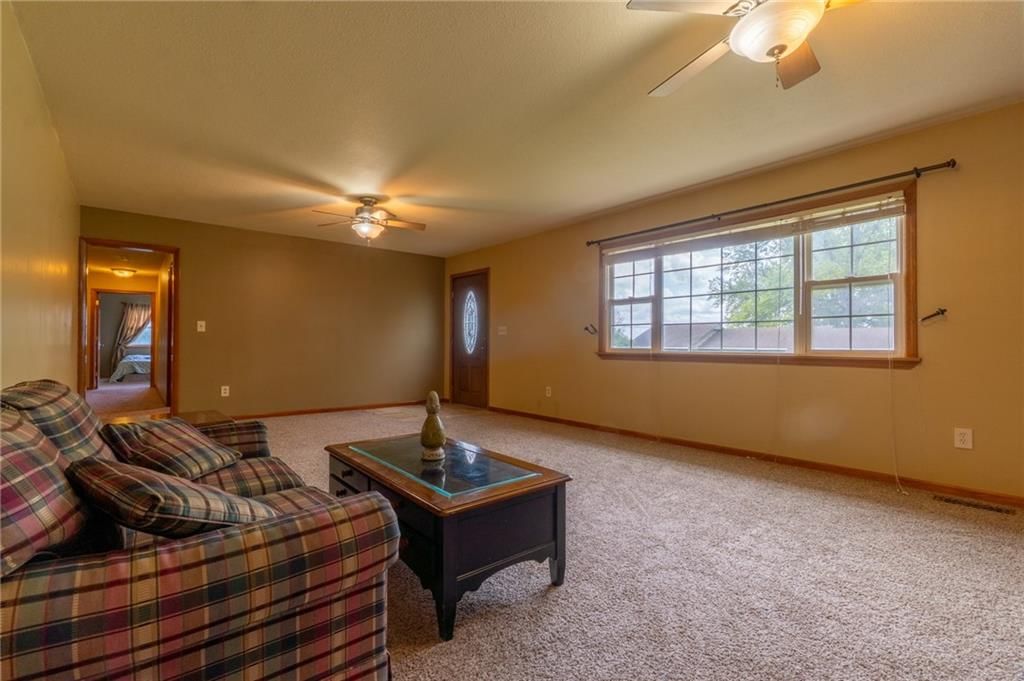 709 W Ogden Street — photo 17