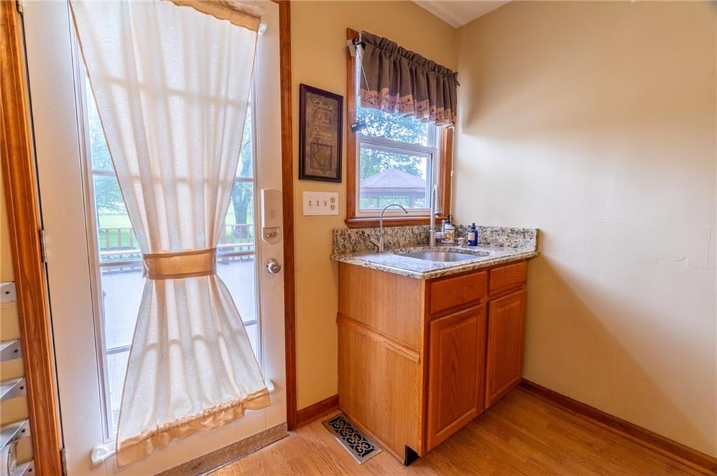 709 W Ogden Street — photo 23