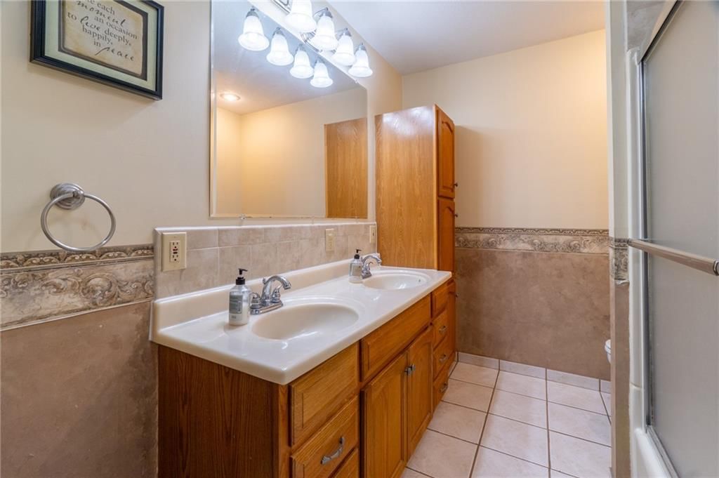 709 W Ogden Street — photo 27
