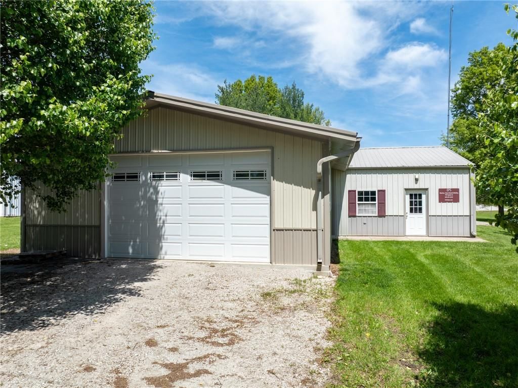 709 W Ogden Street — photo 47