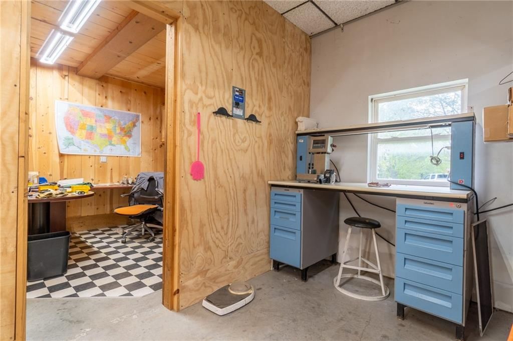 709 W Ogden Street — photo 48