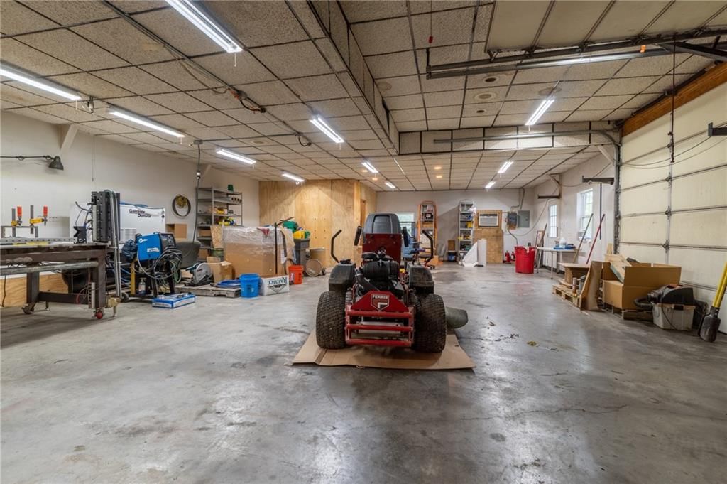 709 W Ogden Street — photo 49