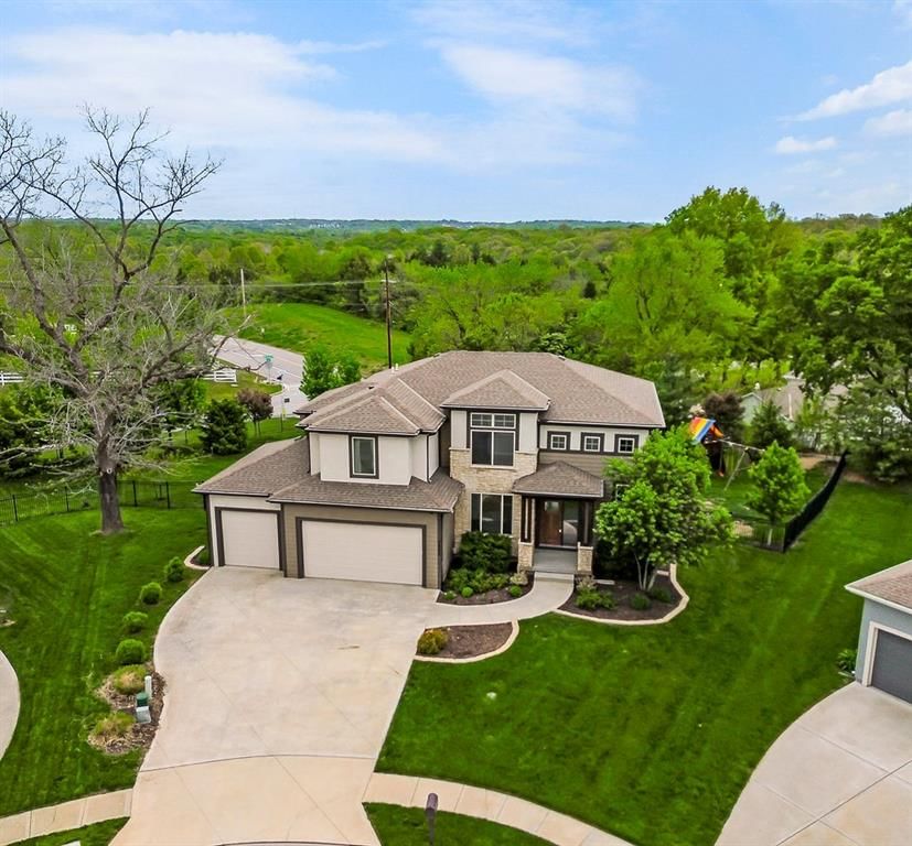 7225 NW Lundergan Court — photo 1