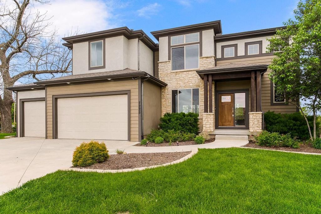 7225 NW Lundergan Court — photo 4