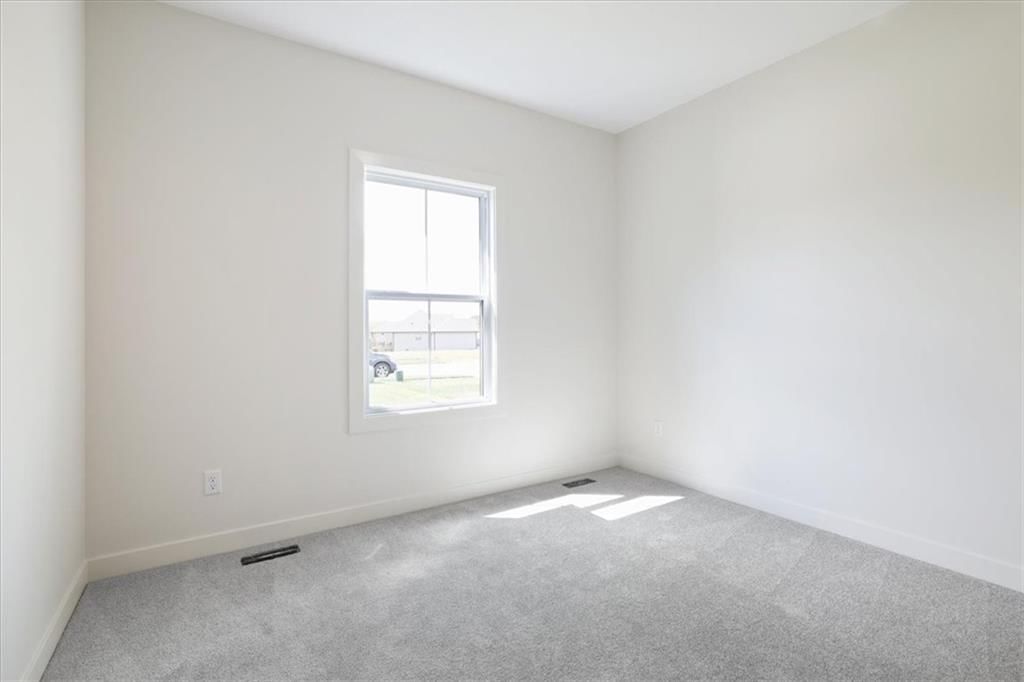 604 Blackhawke Drive — photo 18