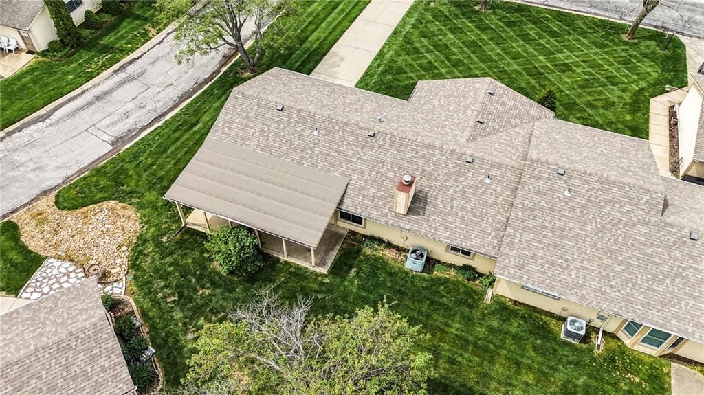 Photo 33 of 36 - 501 N STONE Boulevard