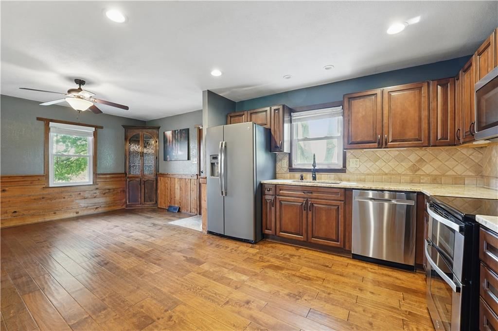 5700 N 123RD Street — photo 30