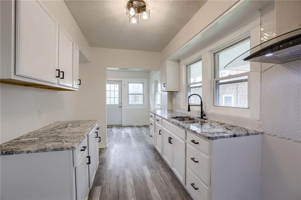 1220 White Avenue — photo 8