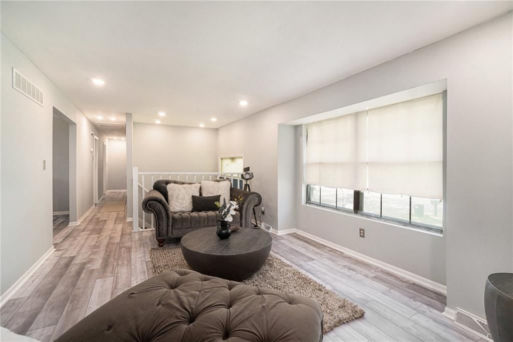 Photo 8 of 29 - 2300 N 64th Street