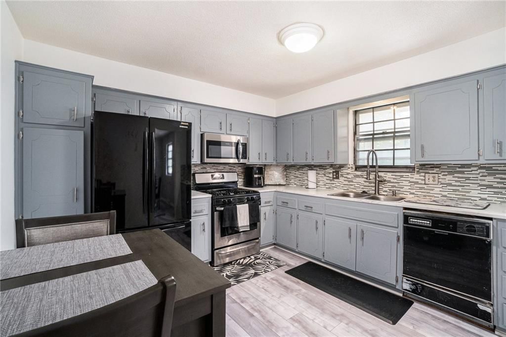 Photo 11 of 29 - 2300 N 64th Street