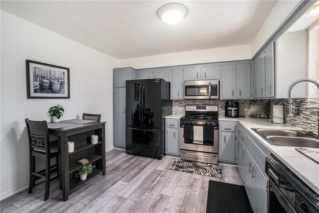 Photo 12 of 29 - 2300 N 64th Street