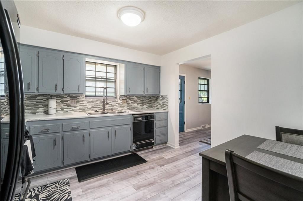 Photo 13 of 29 - 2300 N 64th Street