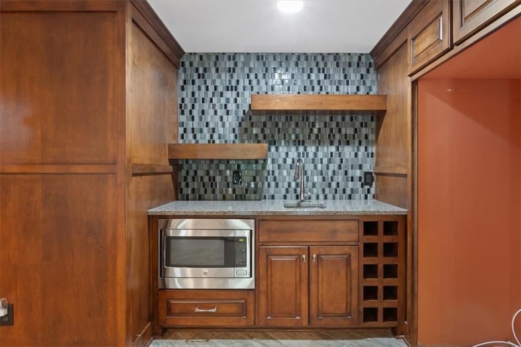 9221 N Overton Avenue — photo 29