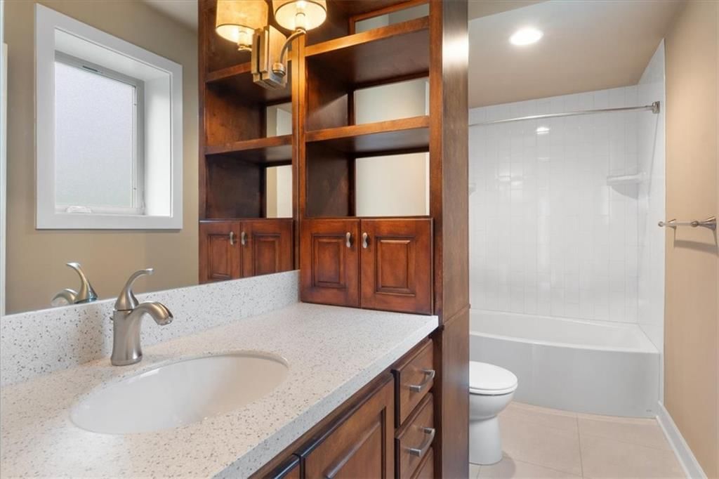9221 N Overton Avenue — photo 39