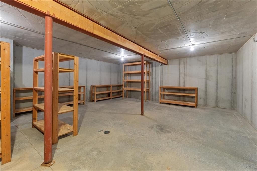 9221 N Overton Avenue — photo 45