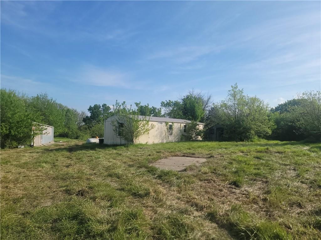 Photo 10 of 33 - 1412 Jackson Road
