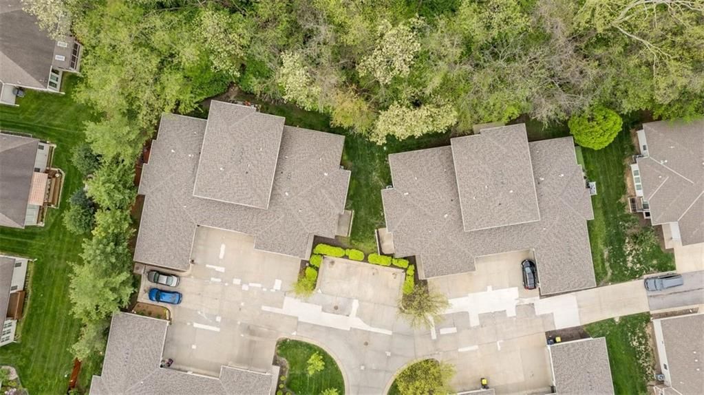 394 N Clayview Drive — photo 2