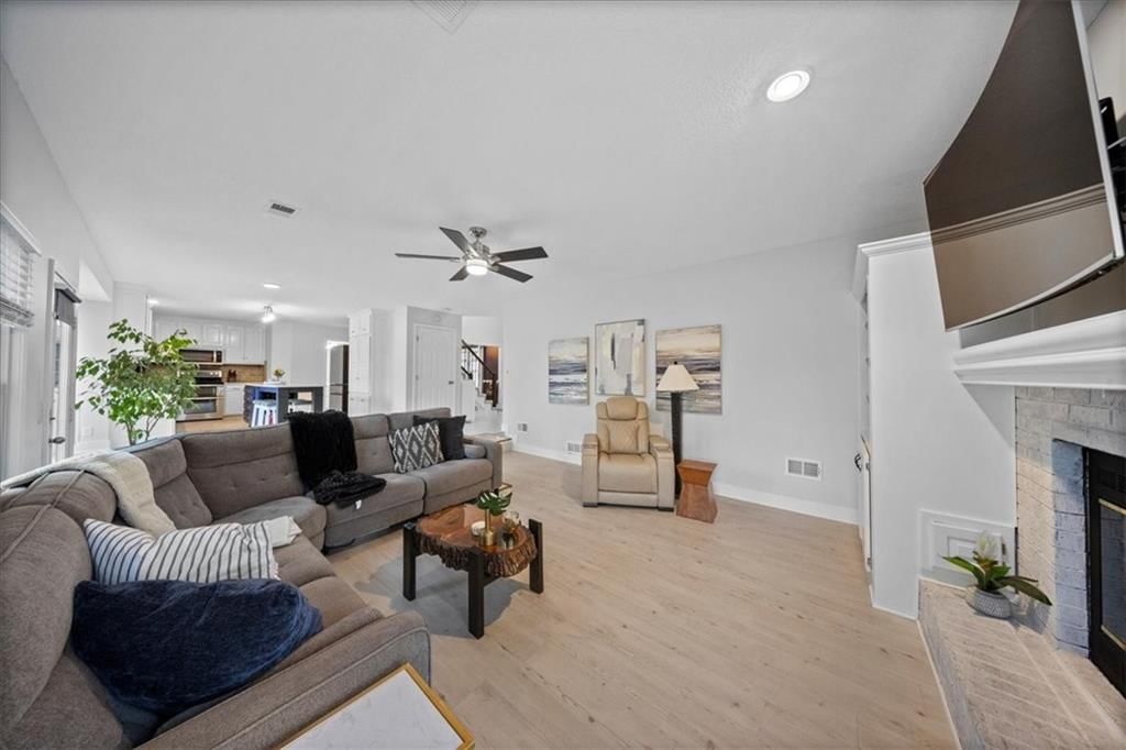 6266 W 157TH Street — photo 10