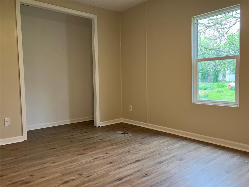 324 W Kimball Street — photo 14