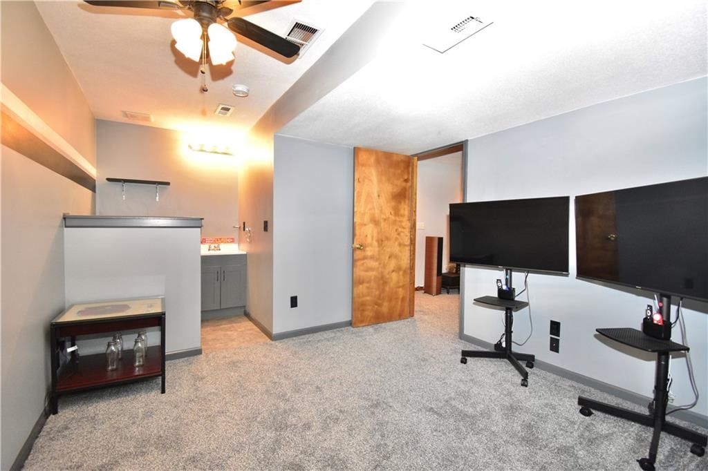 2609 NW Richard Drive — photo 29