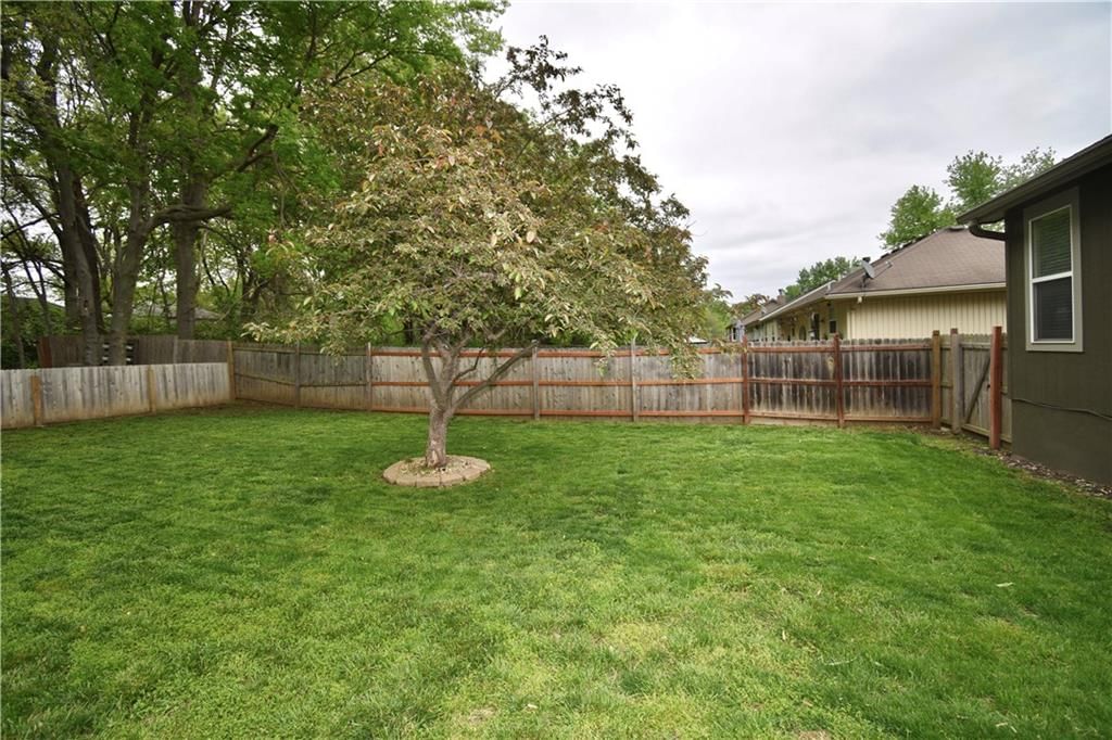 2609 NW Richard Drive — photo 31