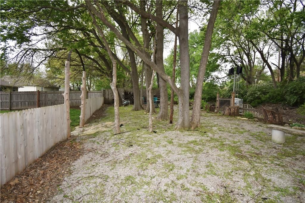 2609 NW Richard Drive — photo 37