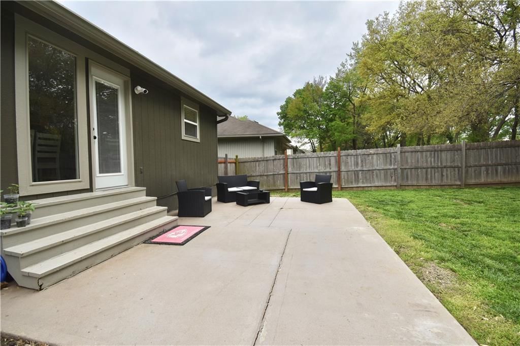 2609 NW Richard Drive — photo 43