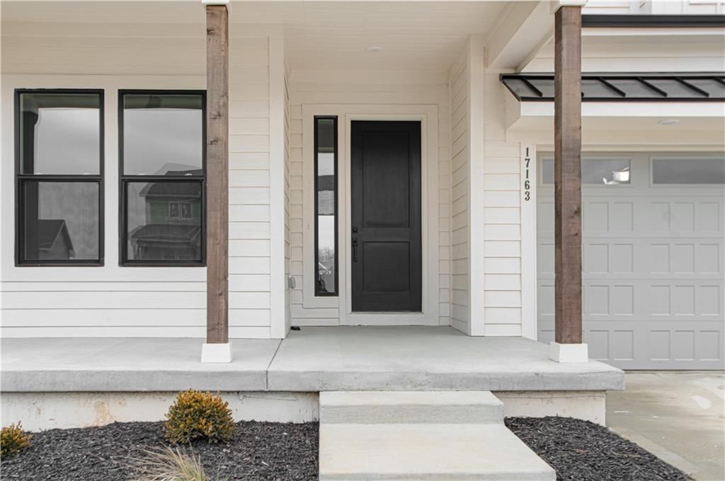 17163 S Laurelwood Street — photo 2