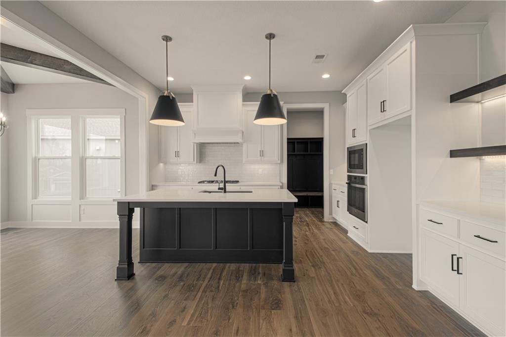 17163 S Laurelwood Street — photo 10