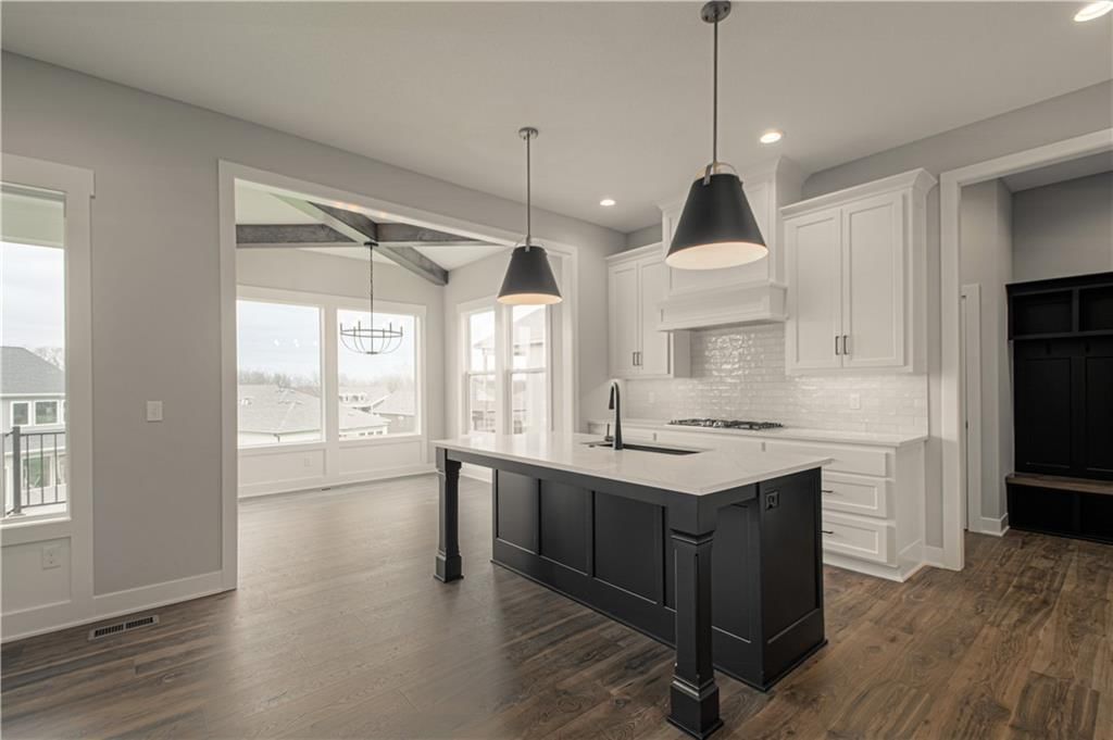 17163 S Laurelwood Street — photo 11