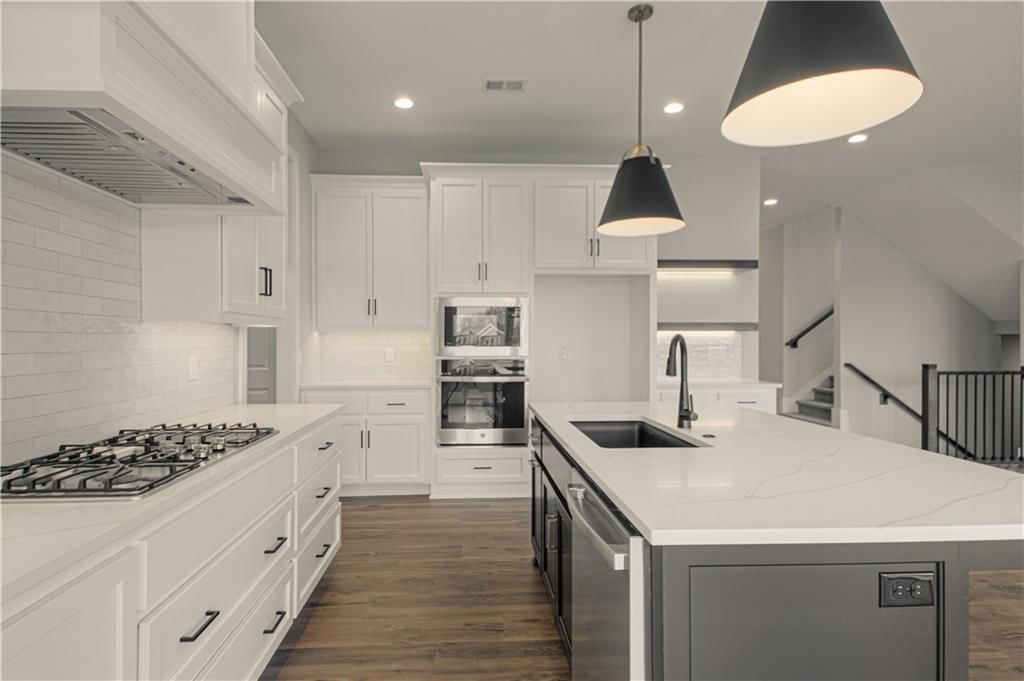 17163 S Laurelwood Street — photo 14