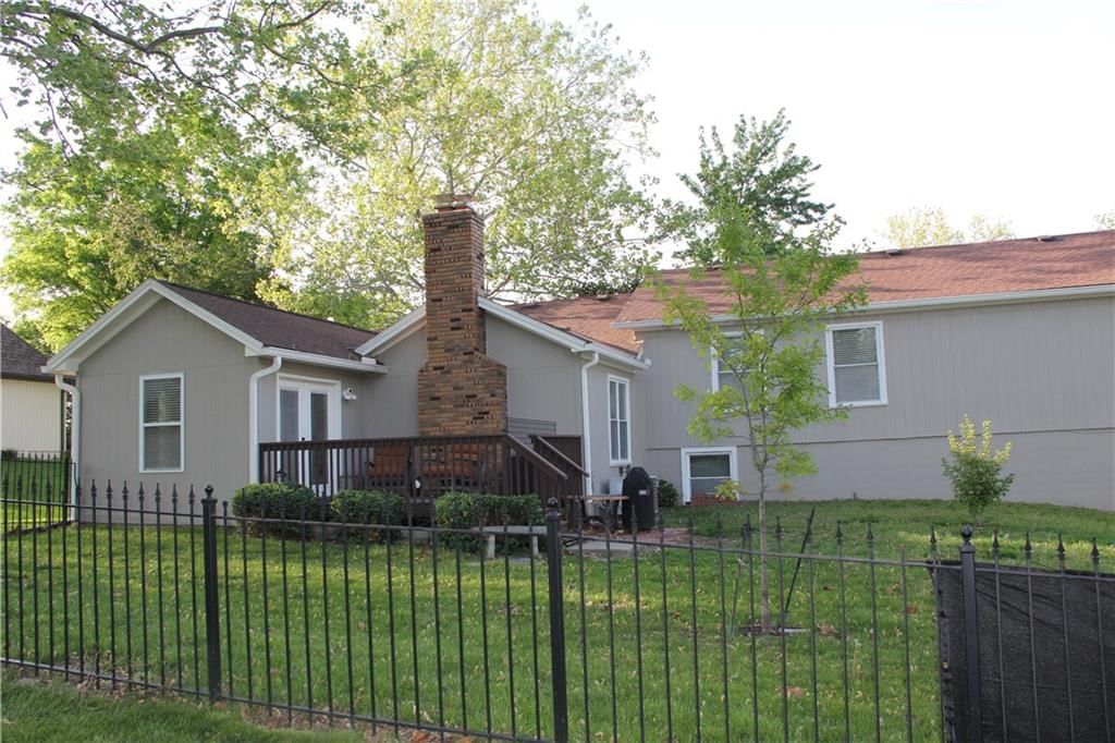 9805 W 103rd Terrace — photo 18