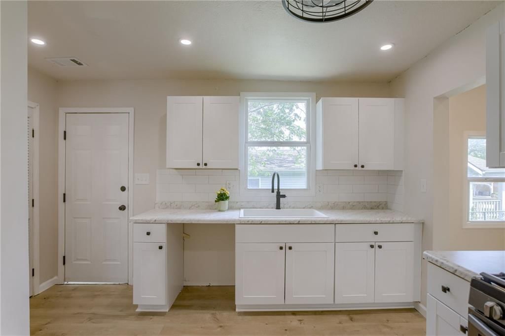812 S Saville Street — photo 11