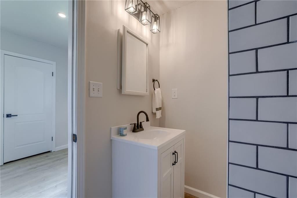 812 S Saville Street — photo 17