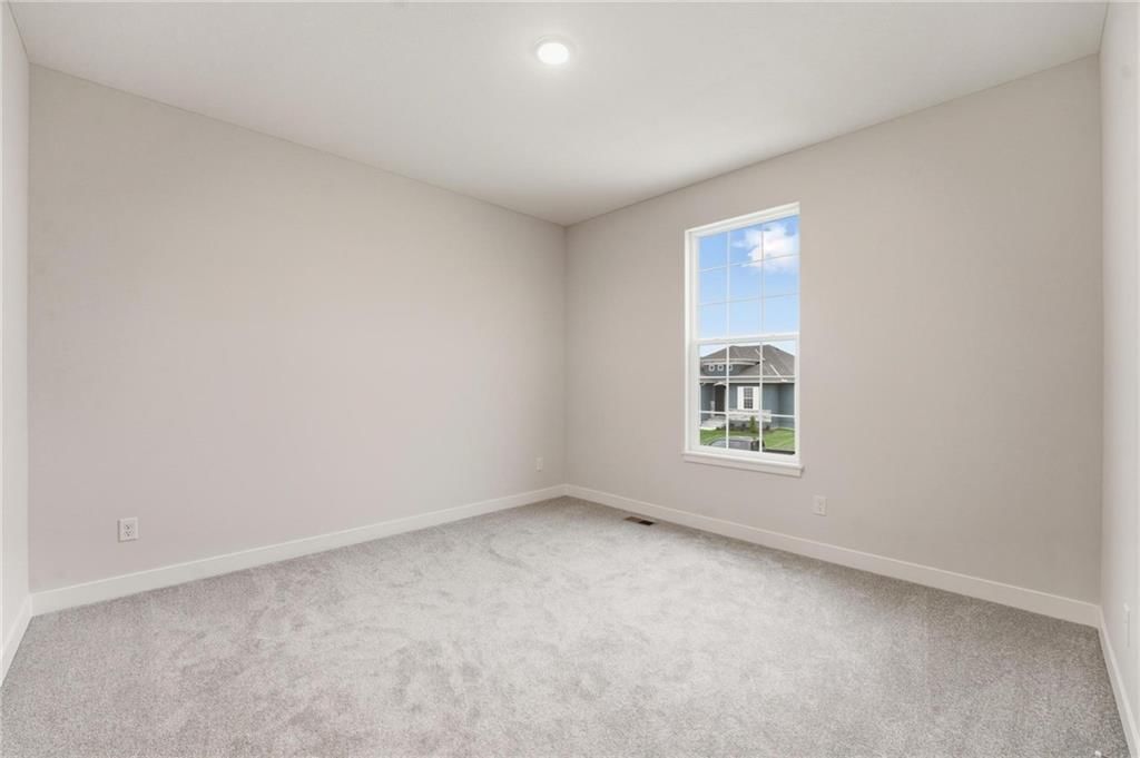 409 SW Hawthorne Lane — photo 26