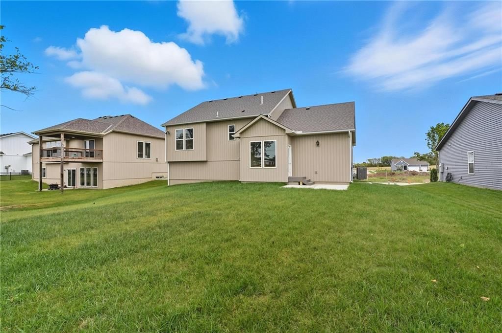 409 SW Hawthorne Lane — photo 32