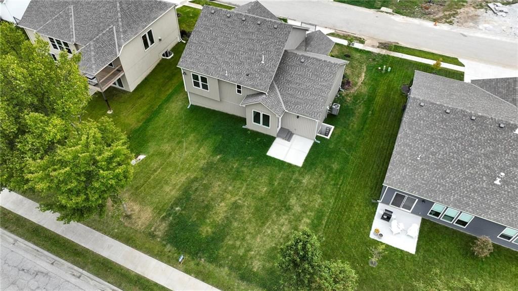 409 SW Hawthorne Lane — photo 33