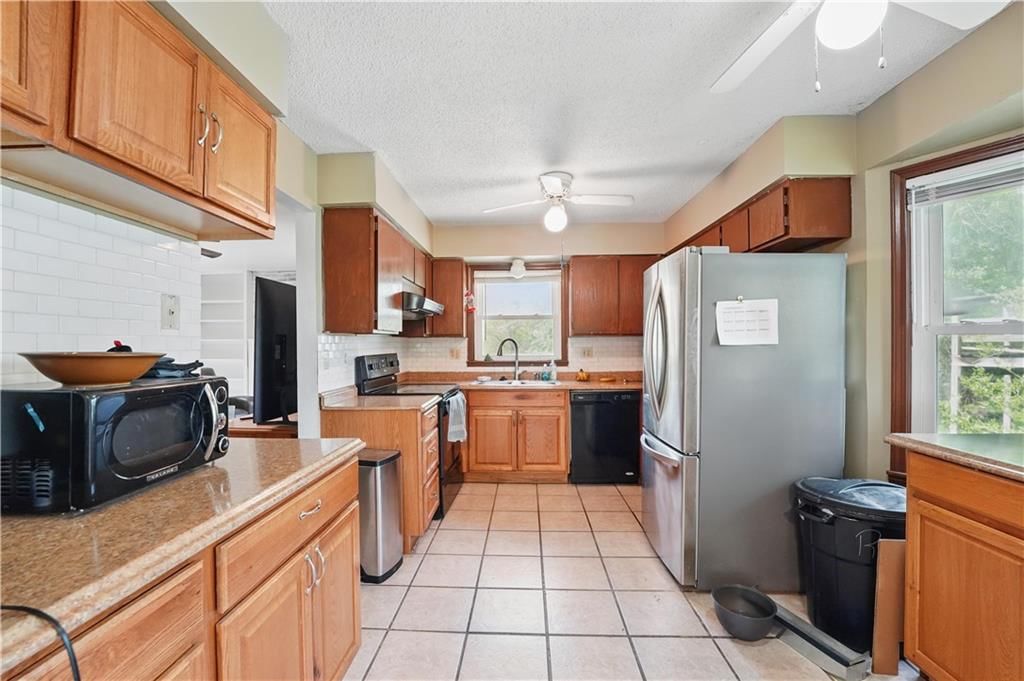 7905 NW 85th Terrace — photo 11
