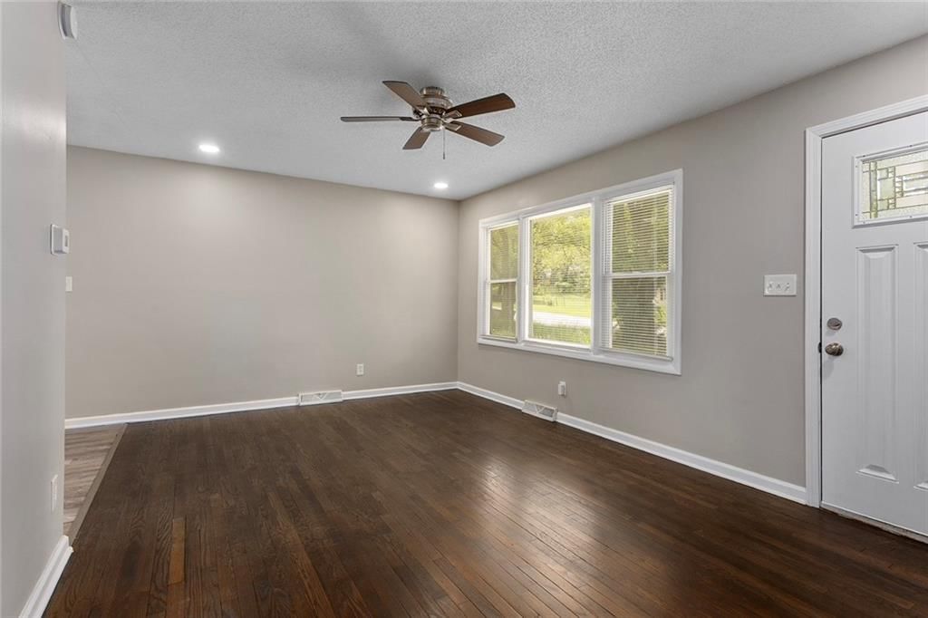8218 Ruskin Way — photo 4