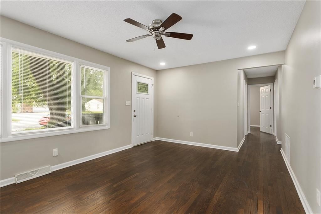 8218 Ruskin Way — photo 6