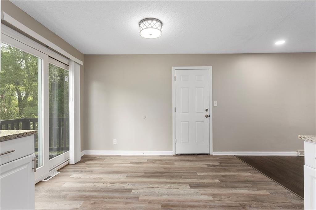 8218 Ruskin Way — photo 11