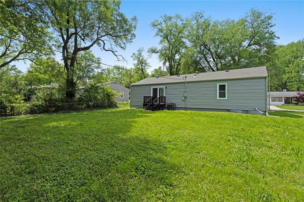 8218 Ruskin Way — photo 23