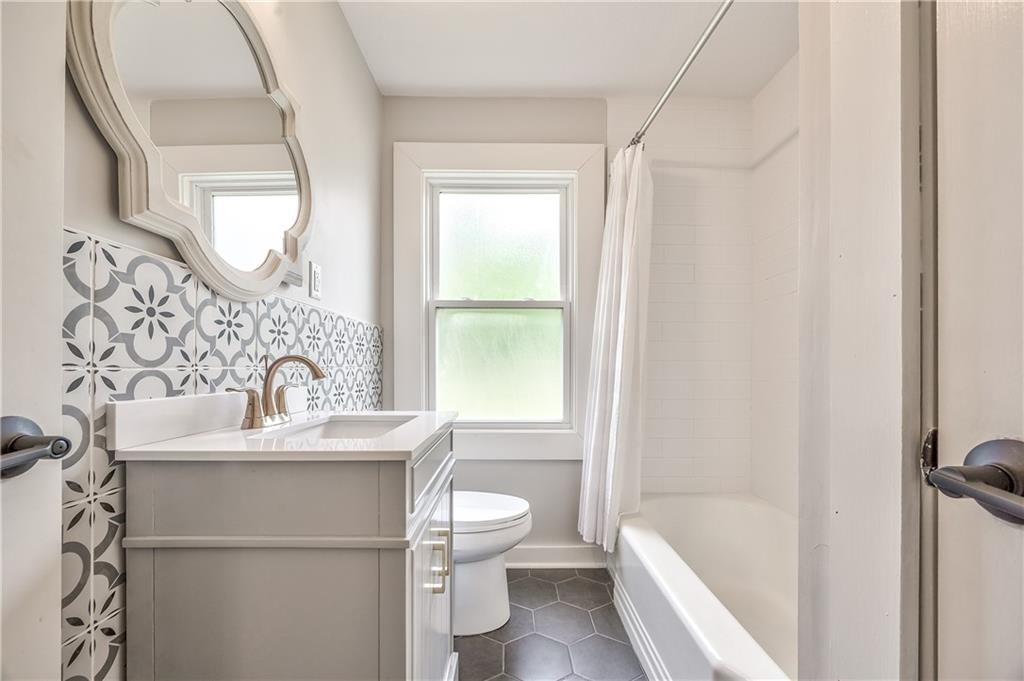 8121 W 55th Terrace — photo 9