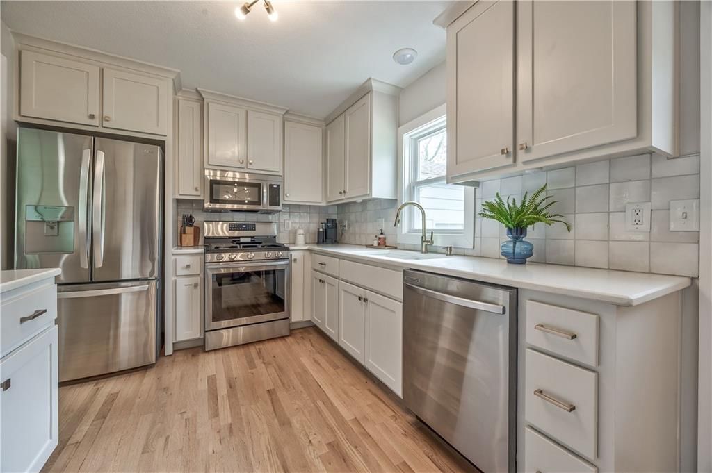 8121 W 55th Terrace — photo 14